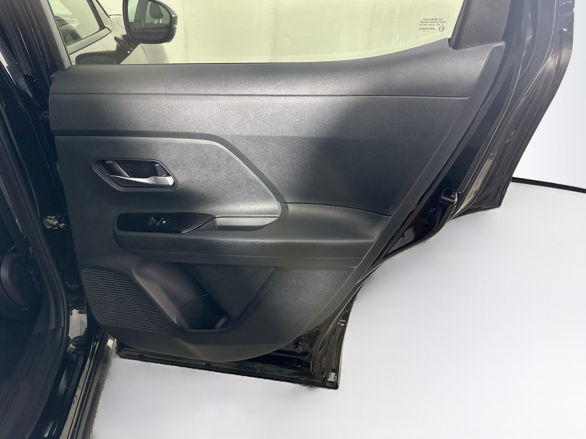 Used 2026 Nissan Kicks SR FWD image 29