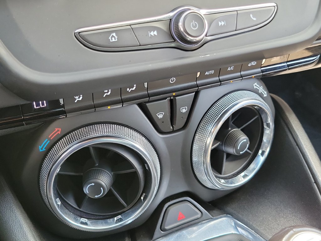 Used 2021 Chevrolet Camaro LS RWD image 33