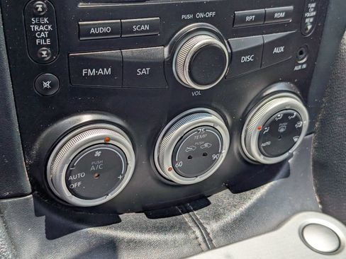 Used 2009 Nissan 370Z Touring w/ Sport Pkg RWD image 17