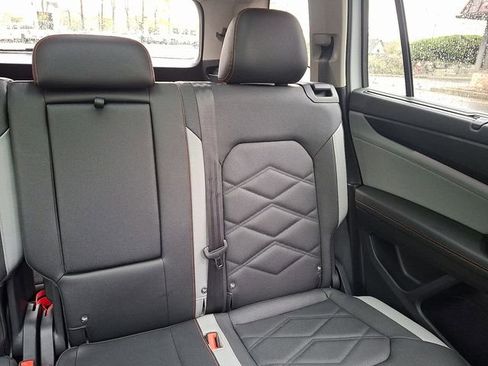 Certified 2025 Volkswagen Atlas Peak Edition SE AWD/4WD image 20