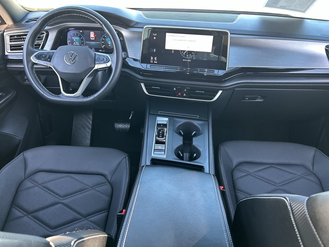 Used 2024 Volkswagen Atlas Cross Sport SE FWD image 12