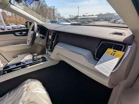 New 2025 Volvo XC60 T8 Plus w/ Protection Package Premier image 22