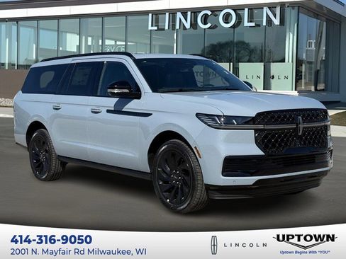New 2026 Lincoln Navigator L Reserve w/ Jet Appearance Package AWD/4WD image 1
