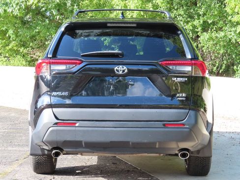 Used 2021 Toyota RAV4 XLE w/ Convenience Package AWD/4WD image 5
