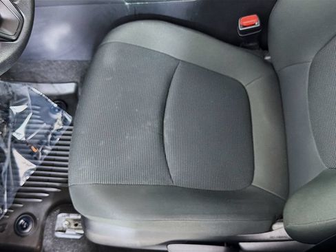 Used 2021 Toyota RAV4 LE AWD/4WD image 19
