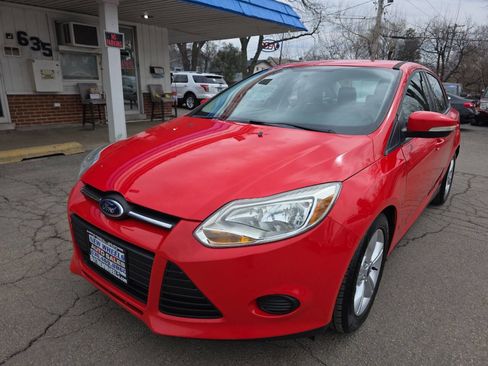 Used 2014 Ford Focus SE image 1