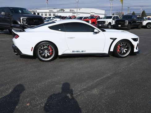 New 2026 Ford Mustang GT Premium w/ GT Performance Package image 9
