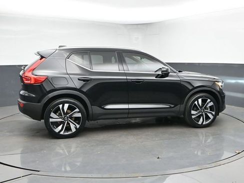 Used 2023 Volvo XC40 B5 Plus w/ Protection Package Premier AWD/4WD image 9