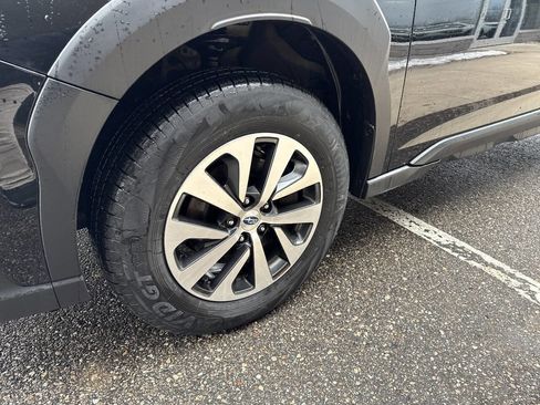 Used 2023 Subaru Outback Premium image 9