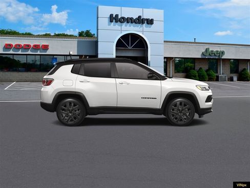 New 2026 Jeep Compass Limited image 9