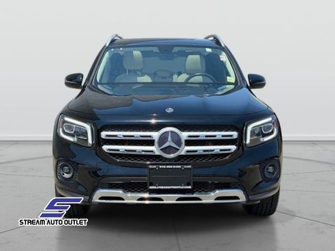 Used 2022 Mercedes-Benz GLB 250 4MATIC image 2