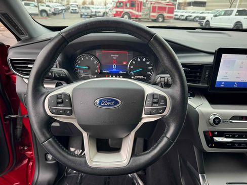 Certified 2021 Ford Explorer XLT w/ Equipment Group 202A image 18