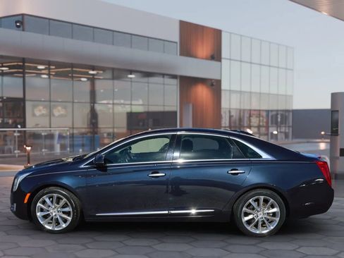 Used 2013 Cadillac XTS Premium image 3