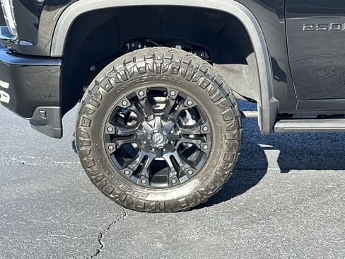 Certified 2022 Chevrolet Silverado 2500 LTZ w/ LTZ Plus Package image 11