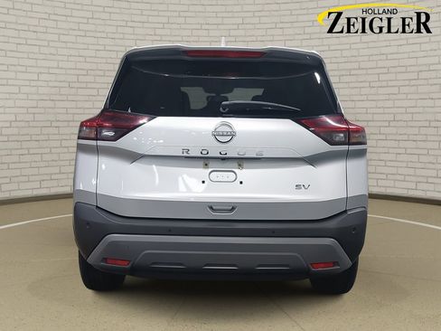 Used 2023 Nissan Rogue SV image 6