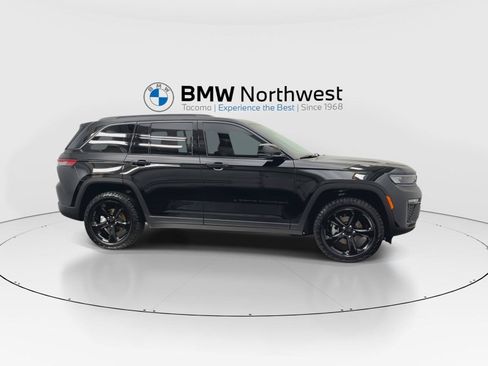 Used 2026 Jeep Grand Cherokee Limited w/ Limited Altitude Package AWD/4WD image 5