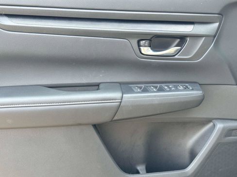 Certified 2025 Honda CR-V EX image 17