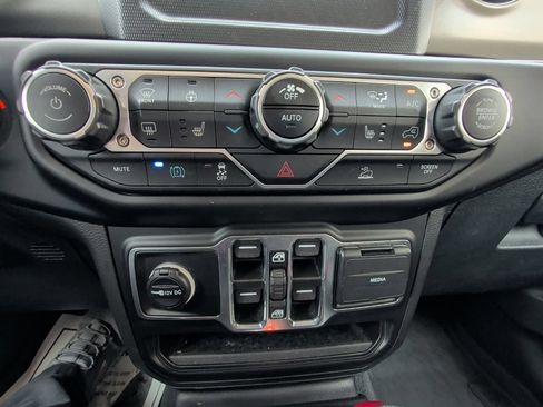 Used 2023 Jeep Wrangler Unlimited w/ Cold Weather Group AWD/4WD image 22