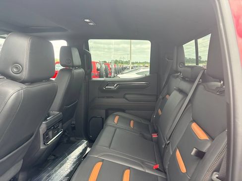 Used 2024 GMC Sierra 1500 AT4 w/ Technology Package AWD/4WD image 13