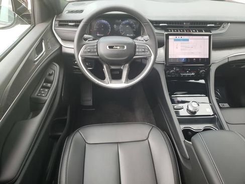 New 2024 Jeep Grand Cherokee L Limited image 17