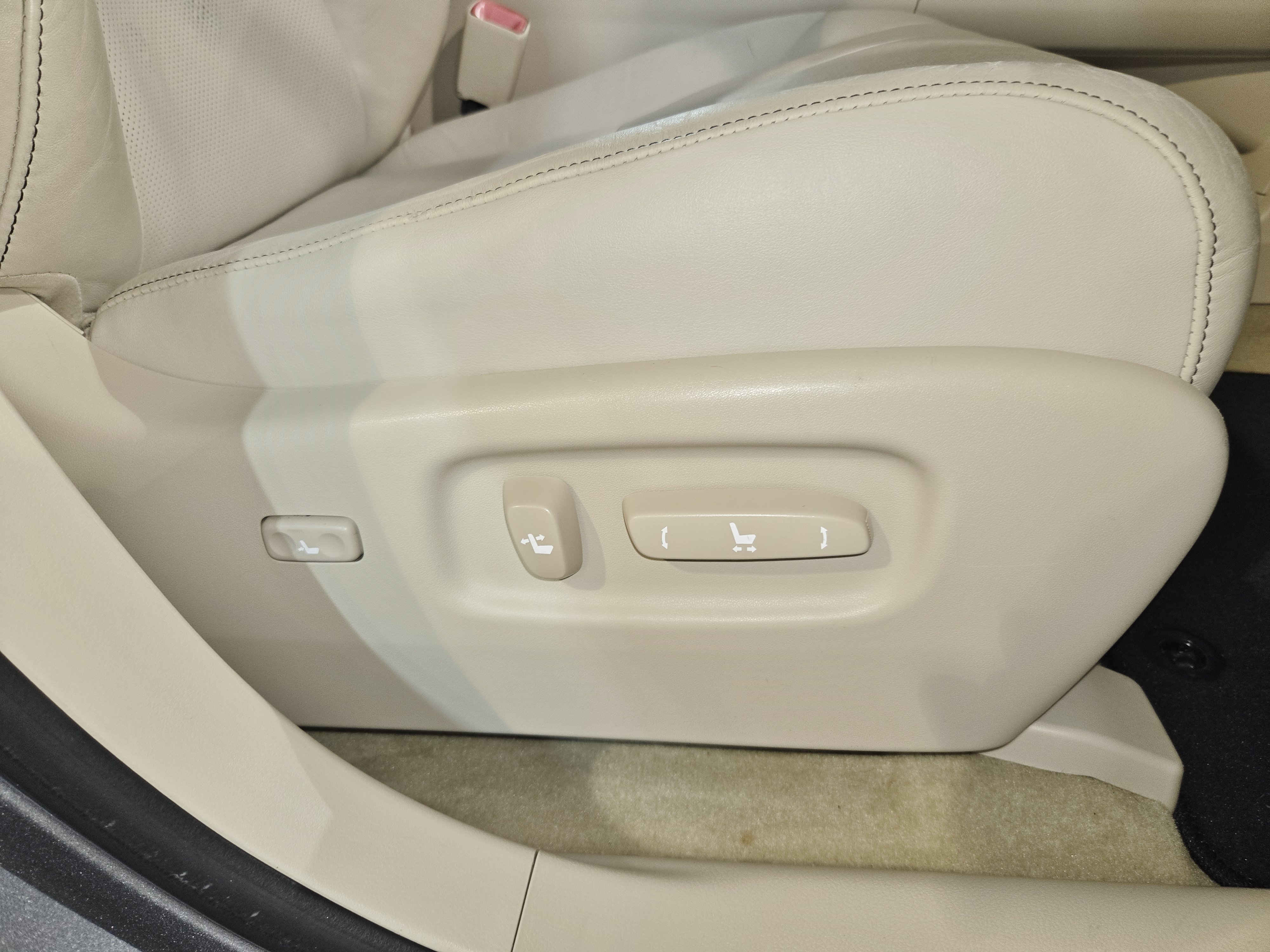 Used 2013 Lexus RX 450h FWD w/ Navigation Pkg image 31