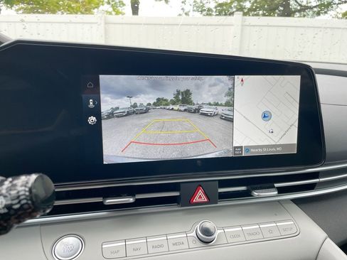 New 2025 Hyundai Elantra Limited image 42