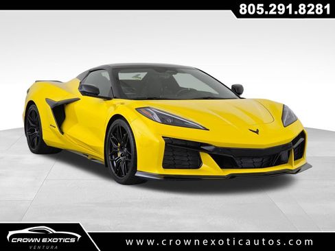 Used 2025 Chevrolet Corvette Z06 RWD image 1