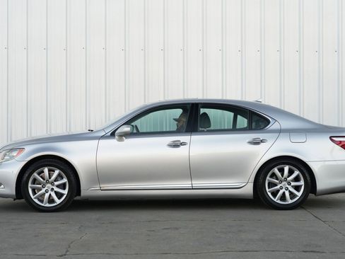 Used 2007 Lexus LS 460 image 8