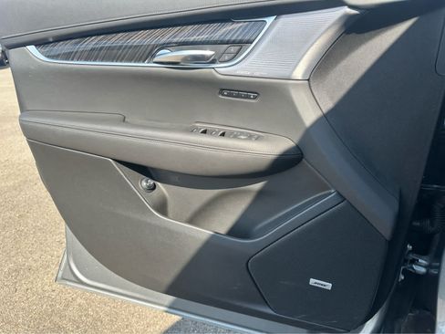 Used 2024 Cadillac XT6 Premium Luxury w/ LPO, Floor Liner Package AWD/4WD image 21