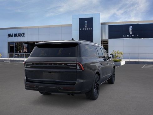 New 2026 Lincoln Navigator L Reserve w/ Jet Appearance Package AWD/4WD image 8