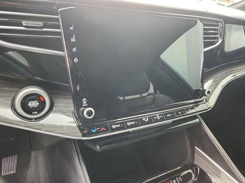 Used 2022 Jeep Wagoneer Series III w/ Flexible Seating Group image 25