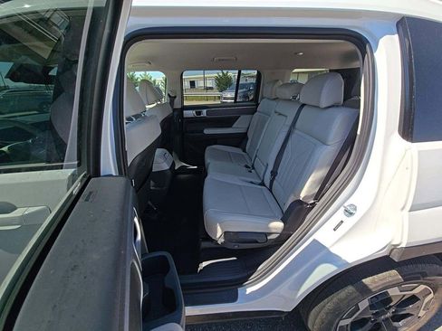 Used 2026 Hyundai Santa Fe SEL FWD image 14