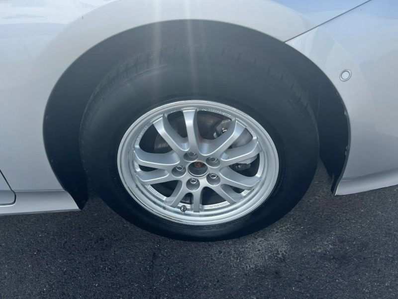 Used 2021 Toyota Prius LE FWD image 6