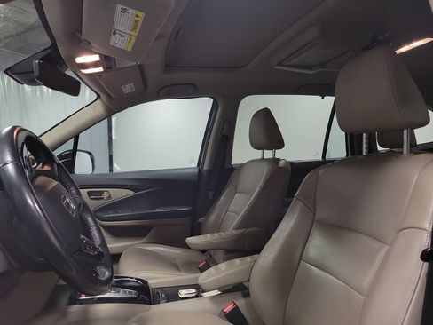 Used 2019 Honda Pilot Touring image 15