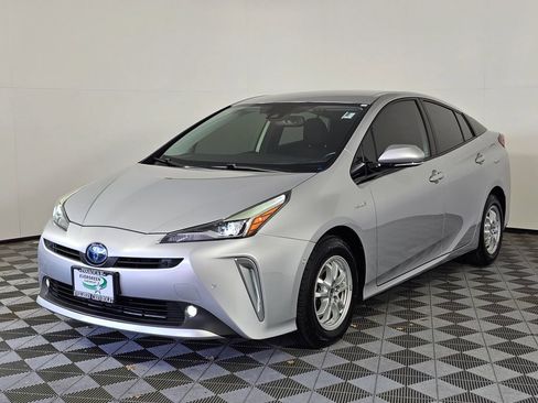 Used 2020 Toyota Prius XLE w/ Advanced Technology Package AWD/4WD image 3