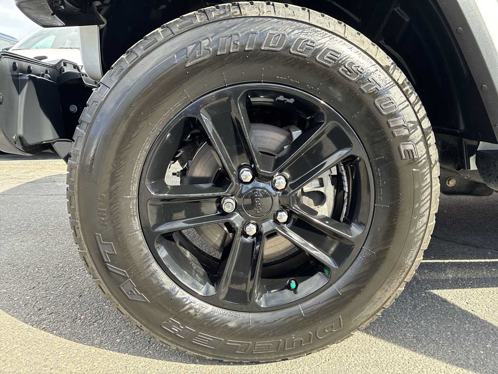 Used 2021 Jeep Wrangler Unlimited Sahara AWD/4WD image 18