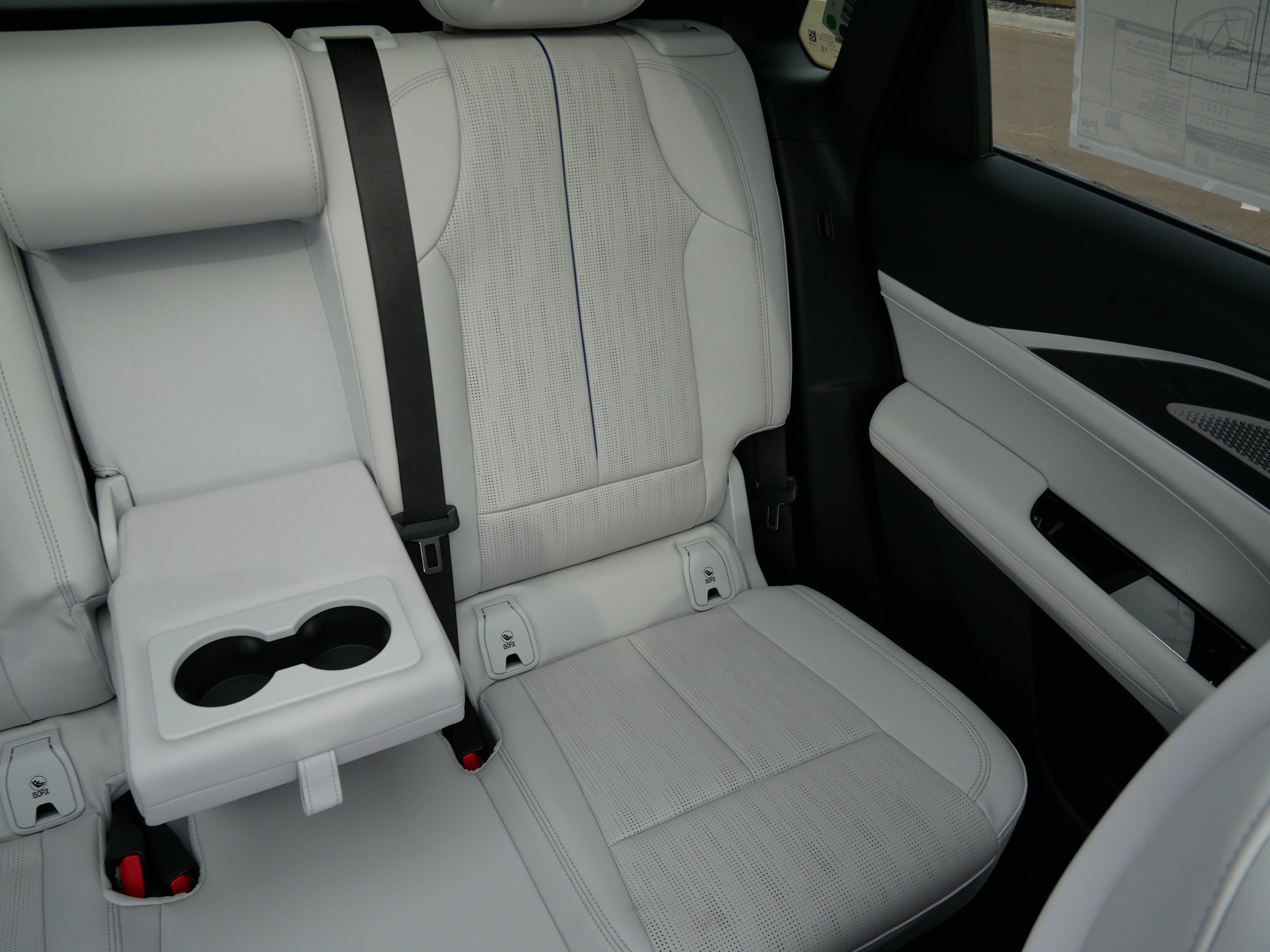 Used 2026 Cadillac Lyriq Premium Sport w/ LPO, Floor Liner Package AWD/4WD image 14