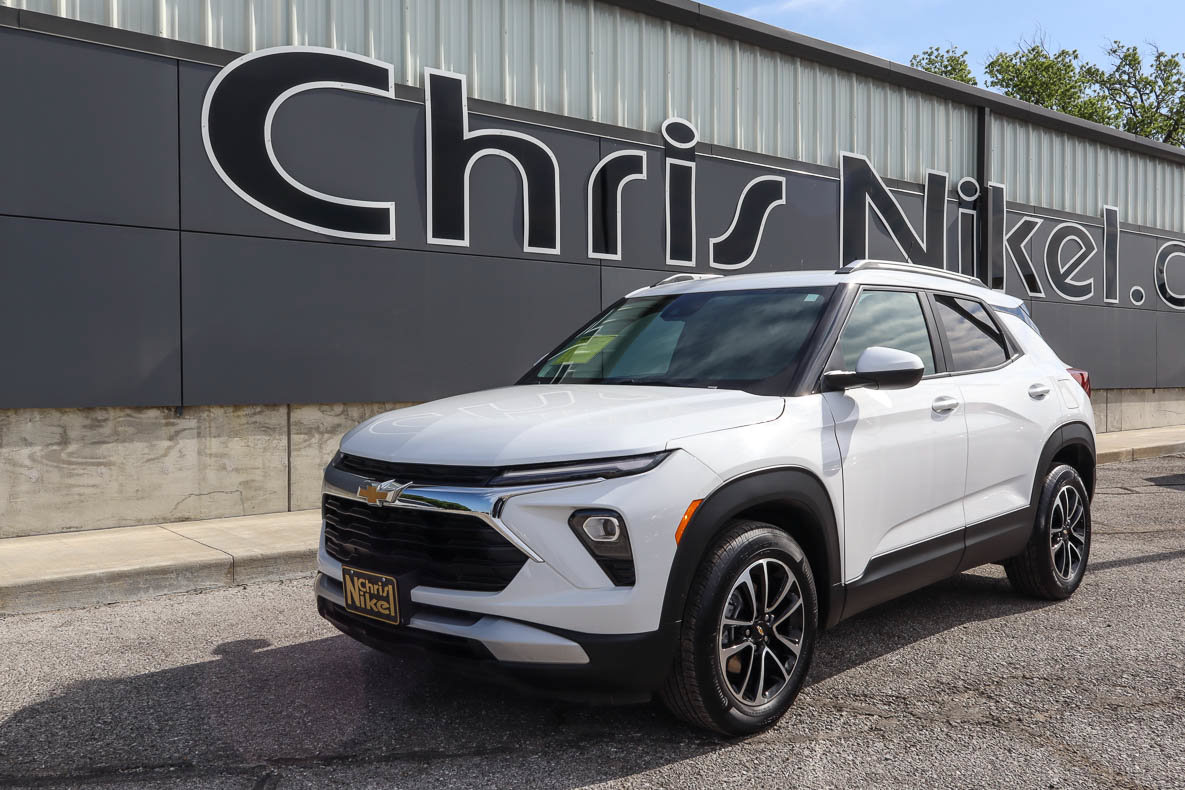 Used 2025 Chevrolet TrailBlazer LT FWD image 1