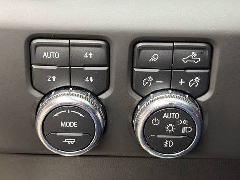 Used 2023 GMC Sierra 1500 AT4 w/ AT4 Premium Package AWD/4WD image 23