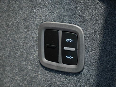 Certified 2026 Porsche Cayenne GTS AWD/4WD image 32