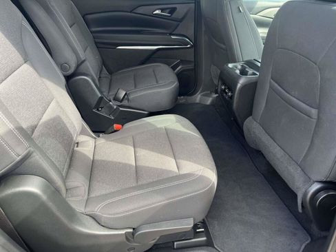 Used 2025 Chevrolet Traverse LT FWD image 20