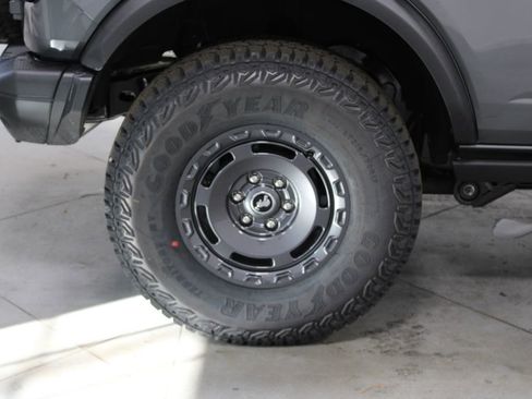 New 2025 Ford Bronco Badlands w/ Sasquatch Package image 13
