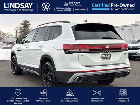 Used 2025 Volkswagen Atlas Peak Edition SE image 5