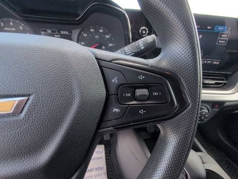 Used 2024 Chevrolet Trax LS w/ LS Convenience Package FWD image 21