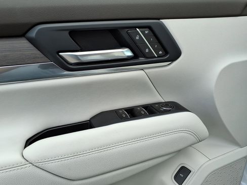 New 2026 GMC Terrain Denali w/ LPO, Floor Liner Package image 8