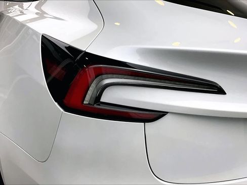 Used 2024 Tesla Model 3 Standard Range image 26