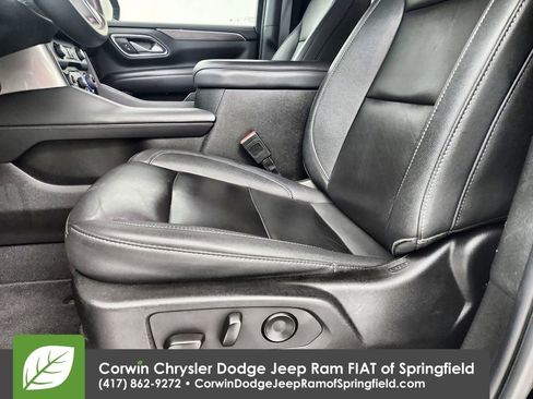 Used 2024 Chevrolet Suburban LT image 12