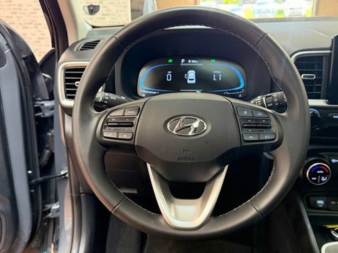 Used 2026 Hyundai Venue SEL FWD image 16