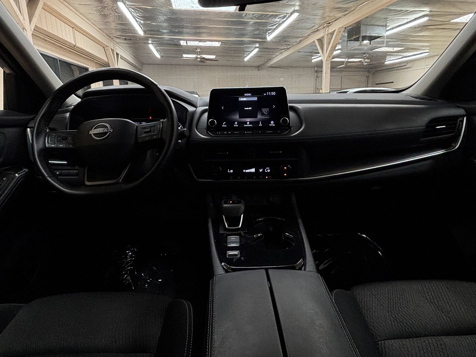 Used 2025 Nissan Rogue SV FWD image 34