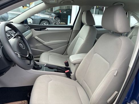 Used 2017 Volkswagen Passat 1.8T S image 14